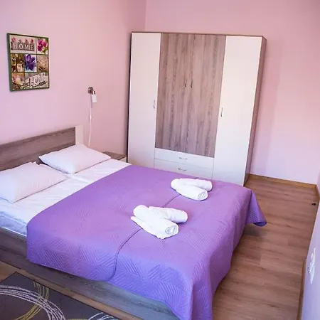 Apartment Lovely One Bedroom Apаrtment In